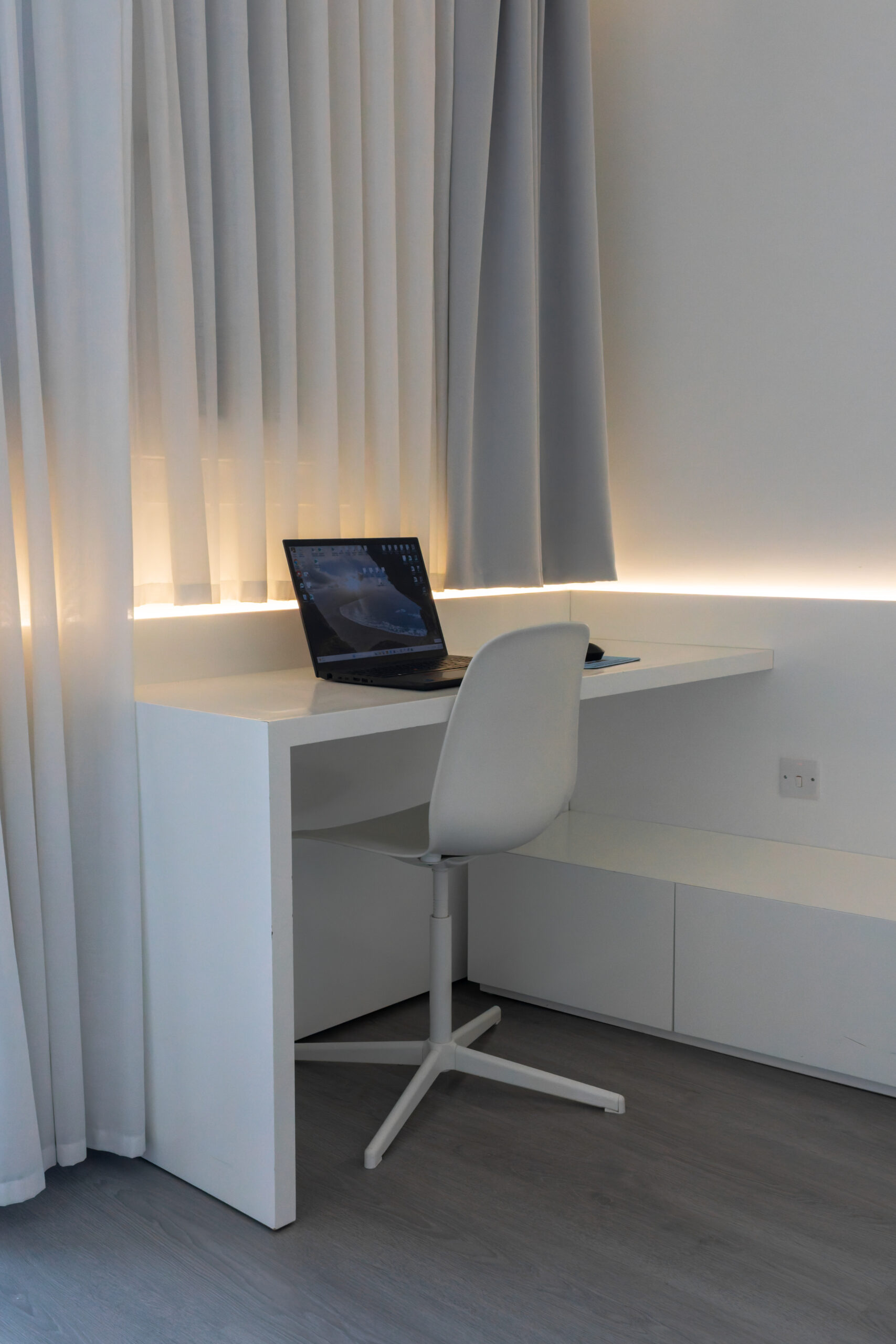 Laptop-friendly workspace